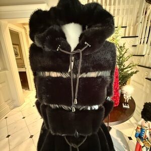 Elegant Black Faux Fur Hooded JacketNWT